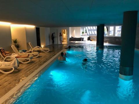 Appartement Prive Dans Residence Balneo Aladin Cauterets Buitenkant foto