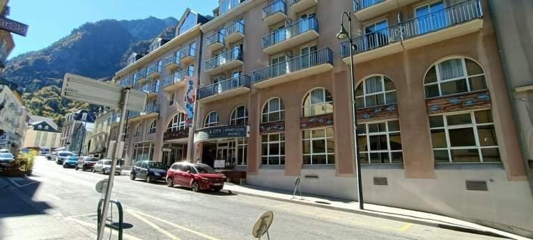 Appartement Prive Dans Residence Balneo Aladin Cauterets Buitenkant foto