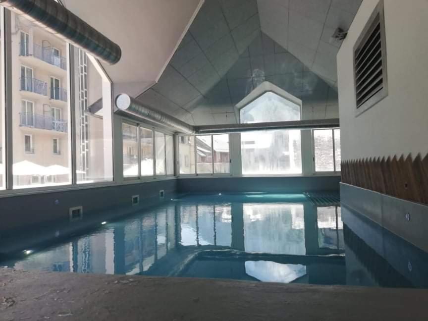 Appartement Prive Dans Residence Balneo Aladin Cauterets Buitenkant foto